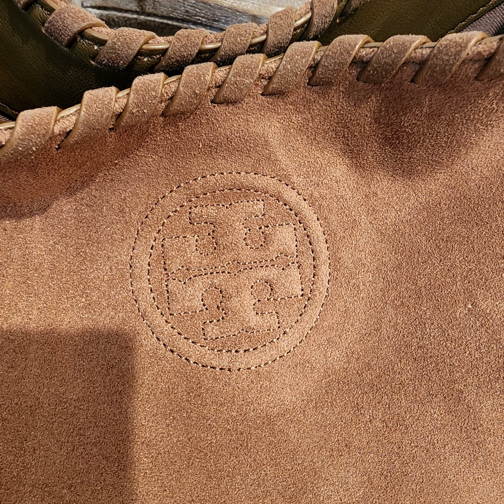 Tory Burch Classic Tan Suede Shoulder/ Hobo Bag - Picture 4 of 9